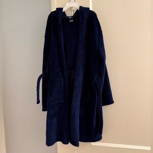 GAP Kids navy bathrobe. Hood, pocket, belt. Size 12.